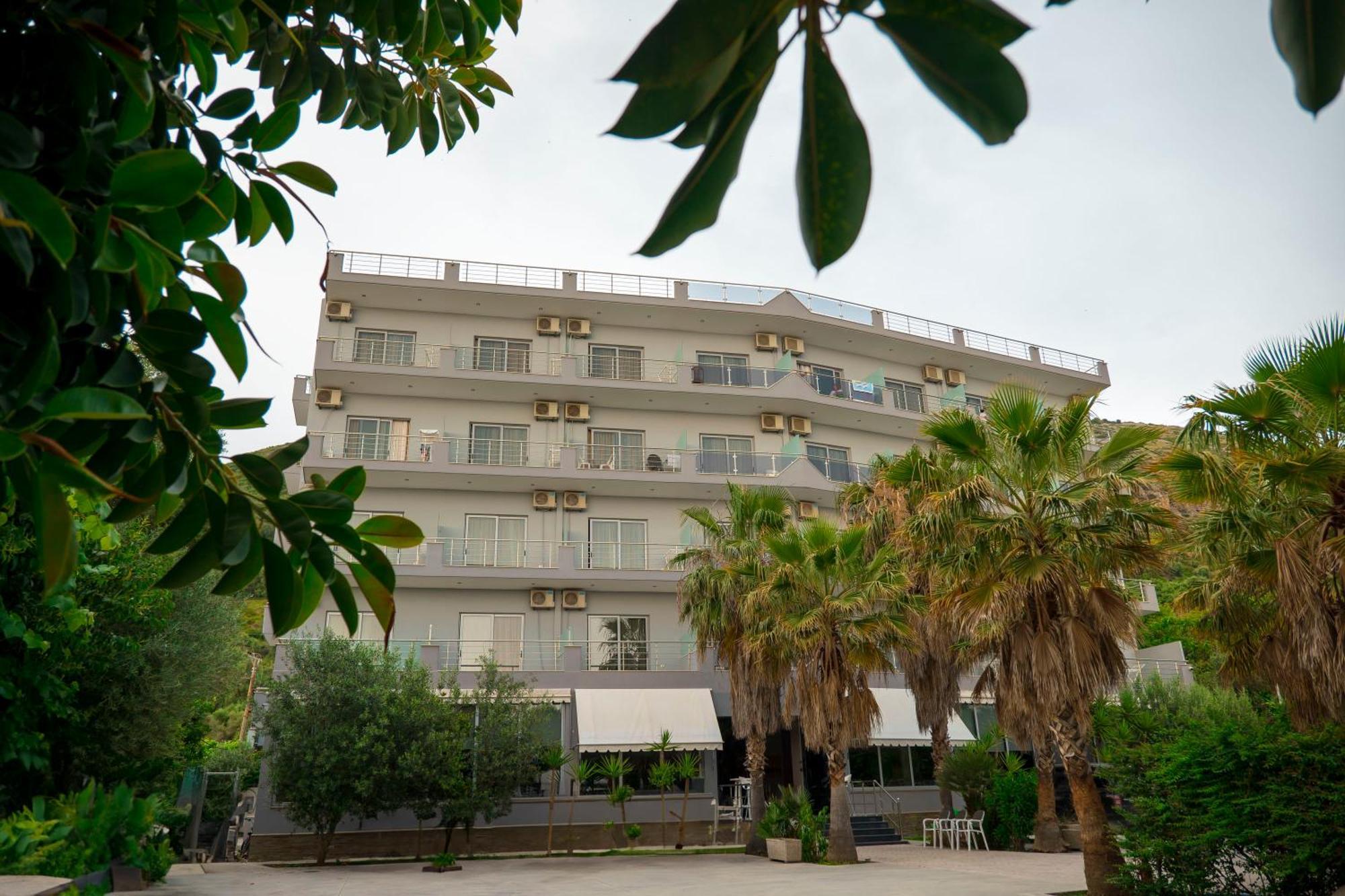 Hotel Blue Days Borsh Exterior photo