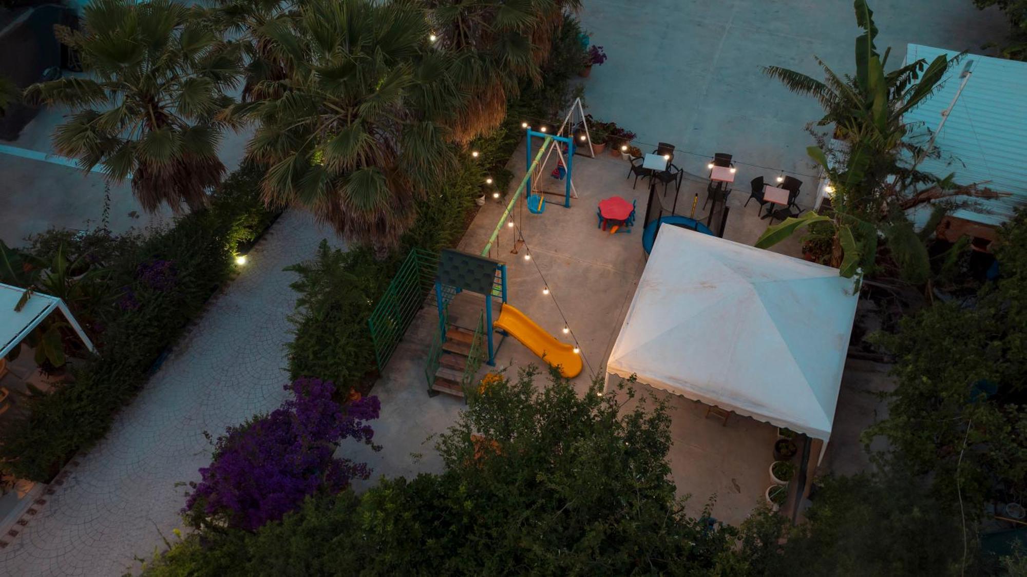 Hotel Blue Days Borsh Exterior photo
