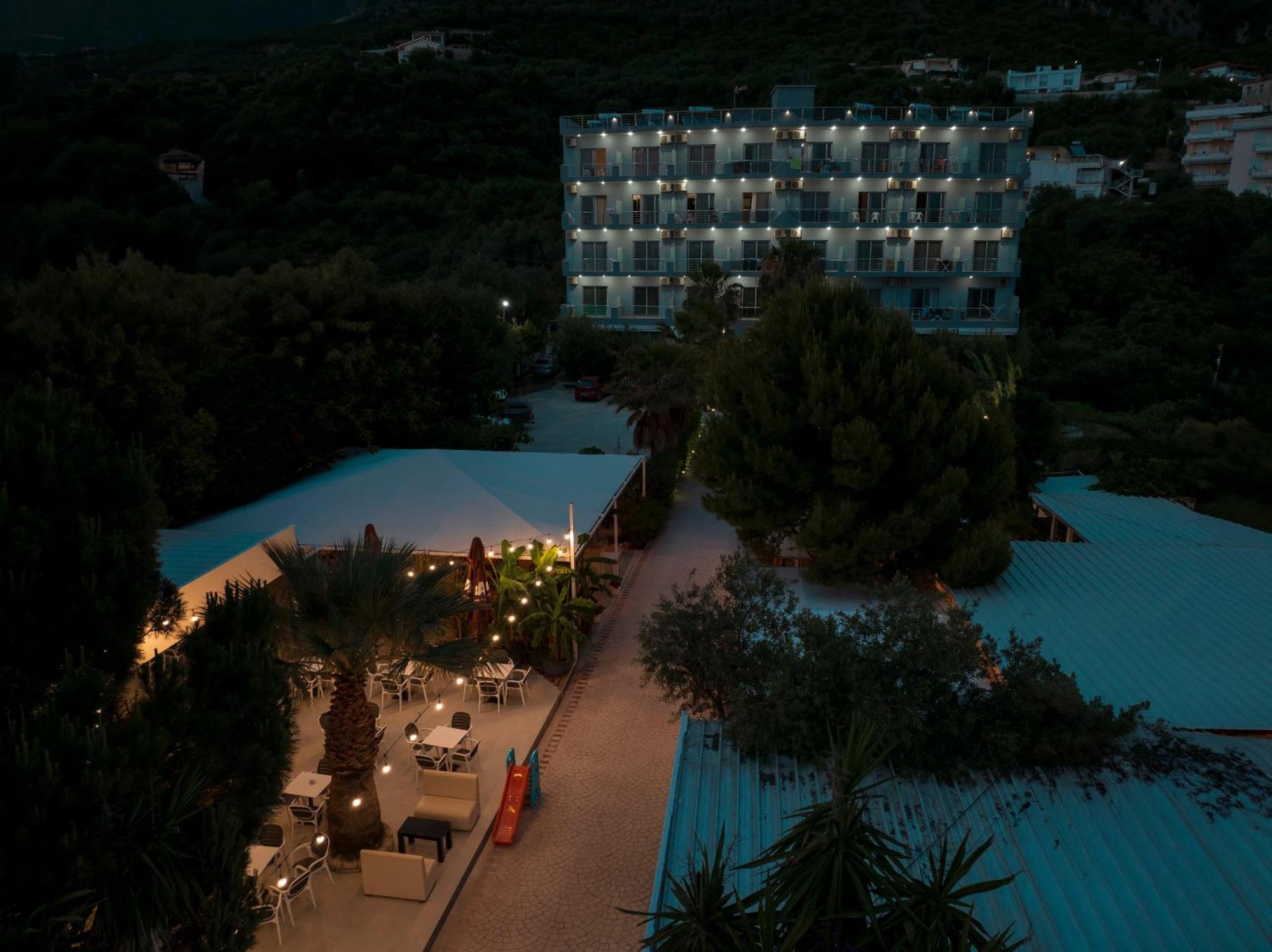 Hotel Blue Days Borsh Exterior photo