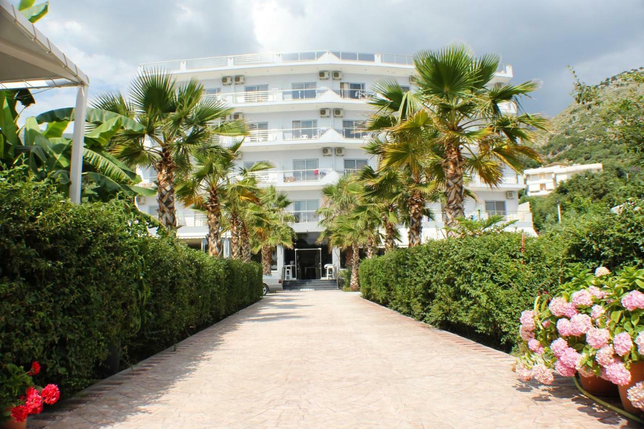 Hotel Blue Days Borsh Exterior photo